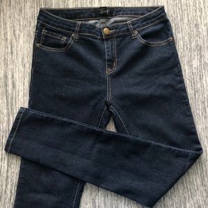 NEVER USED F21 JEANS (SIZE 28)